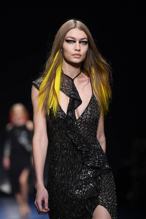 versace's show supermodel dress